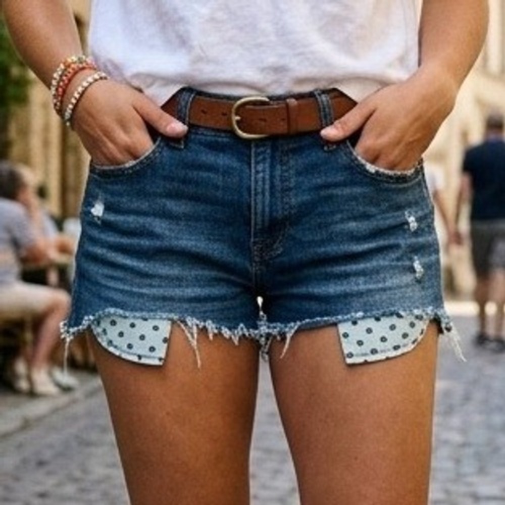 Lucky Brand 221 Straight Denim Shorts Dark Wash Frayed Hem Clover Pockets 32/30